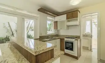 Imagem 4: Casa para Venda - 250m², 4 dormitórios, sendo 1 suites, 3 vagas - Menino Deus