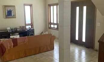 Imagem 2: Charmosa casa de condomínio