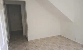 Imagem 2: Casa de condomínio térrea para aluguel tem 56 metros quadrados com 2 quartos