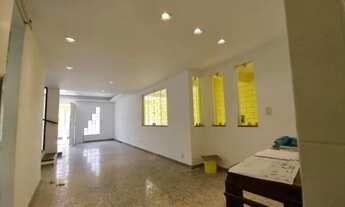 Imagem 4: Casa de condomínio para venda 210m², com 4 quartos sendo 3 suítes, Piscina e Portaria 24 h