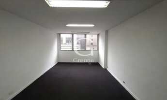 Imagem 3: Conjunto Comercial com vista de frente para Av. Paulista ao lado da estação de metro Tria