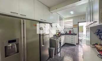 Imagem 4: Casa de rua : Triplex / Residencial / Urca