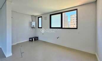 Imagem 3: Apartamento para locação no Centro de Florianópolis, com 113 m² privativos, 3 suítes e 2 v