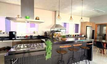 Imagem 6: Casa para venda com 240 m² de construção, 600 m² de terreno e 3 quartos, todos suítes em R