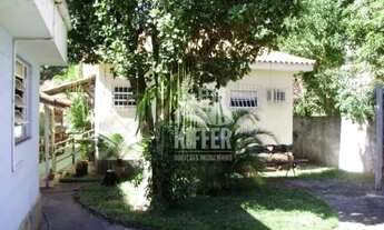 Imagem 5: Casa com 5 Quartos e Amplo Terreno a Poucos Passos da Praia Itacoatiara, Niterói