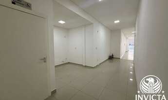 Imagem 6: Amplo ponto comercial para locação em localização estratégica de Meia Praia Itapema