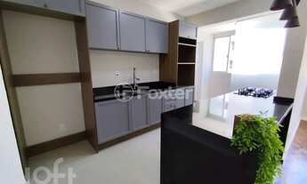 Imagem 5: Imóvel para venda possui 82 metros quadrados com 2 quartos em Menino Deus - Porto Alegre