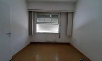 Imagem 5: Em frente à Embaixada Americana