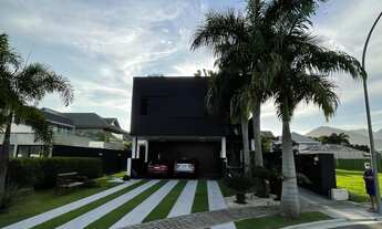 Imagem 3: Casa de condomínio para venda com 603 metros quadrados com 5 quartos