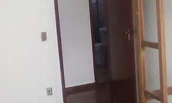 Imagem 3: Casa no céu azul