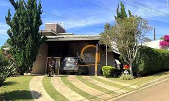 Imagem 2: Ótima oportunidade de viver feliz em Atibaia! Conheça esta linda casa em condomínio, com m