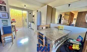 Imagem 3: Sobrado uma quadra do mar em Praia de Leste