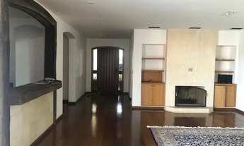 Imagem 7: Casa a venda em Alphaville 5 com 469 M², 4 quartos, duas suítes, lareiras, cozinha gourmet