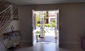 Imagem 4: Casa Luxuosa em condomínio fechado com 300 m² - 4 dormitórios- 1 suíte máster e duas suít