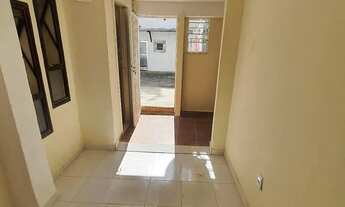 Imagem: Alugo casa em Ramos em frente ao Colégio