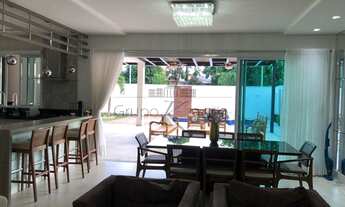 Imagem 7: Lindo Sobrado - Condomínio Residencial Villas de Sant´Anna - Jacareí - 300m² - 4 Suítes