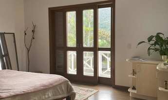 Imagem 6: Casa para venda com 320 metros quadrados com 5 quartos