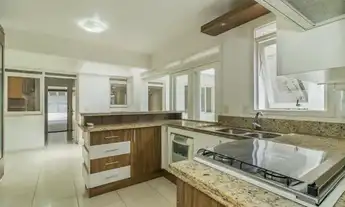 Imagem 5: Casa para Venda - 250m², 4 dormitórios, sendo 1 suites, 3 vagas - Menino Deus