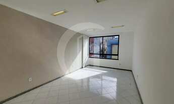 Imagem 3: Sala para locação na Galria Alvorada com esquina a Hermes Fontes