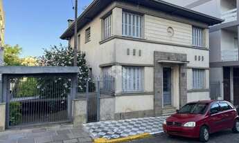 Imagem 4: Casa histórica no coração de Garibaldi, em frente à Igreja Matriz