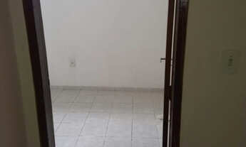 Imagem 2: Alugo casa duplex com 2 quartos e 2 banheiros