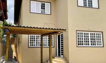 Imagem: CASA À VENDA EM CONDOMÍNIO FECHADO COM