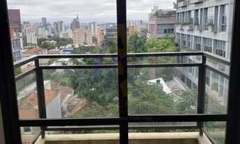 Imagem 4: Apartamento de 2 dormitórios, sendo 1 suíte. Com varanda em prédio com piscina na Vila Mad