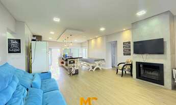 Imagem 7: Casa com ótimo padrão de construção com 04 dormitórios