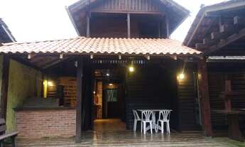 Imagem: Casa estilo chalé impecável em meio a