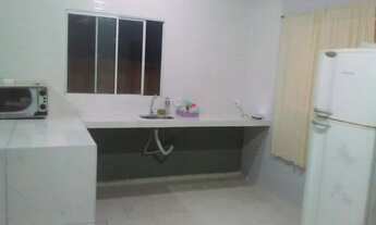 Imagem 2: Casa sozinha no terreno