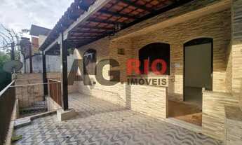 Imagem 2: Casa de rua-LOCAÇÃO-Méier-Rio de Janeiro-RJ