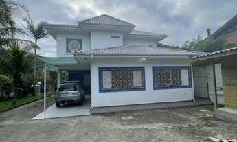 Imagem 2: Casa para venda com 320 metros quadrados com 5 quartos