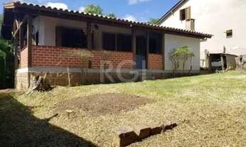 Imagem 2: Casa em Porto Alegre, no bairro Hípica, com 2 dormitório(s), e 2 banheiros, à venda