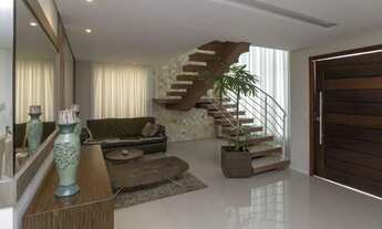 Imagem 2: Casa em condomínio no ORLEANS com 310 m²