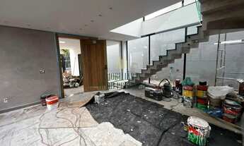 Imagem 2: Casa com 4 quartos, sendo 3 suítes, piscina e 2 vagas cobertas á venda no bairro Trevo