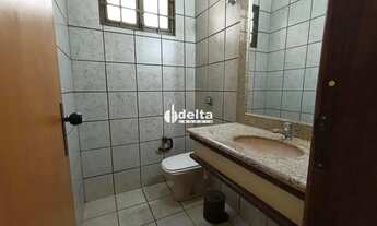 Imagem 7: Casa disponível para locação ou venda no bairro Jardim Karaíba em Uberlândia MG