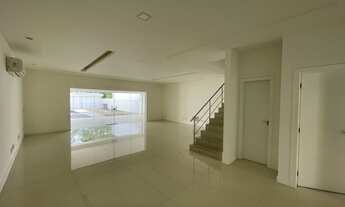 Imagem 6: Casa de condomínio para venda possui 400 metros quadrados com 5 quartos