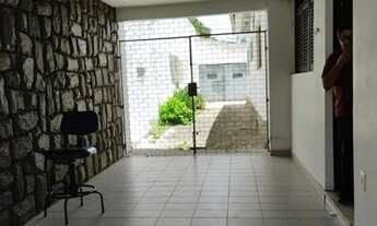 Imagem 6: Casa para venda possui 480 metros a 50 m da Av Epitácio Pessoa