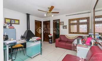 Imagem 6: Excelente casa estilo sobrado de 3 dormitórios e amplo pátio com piscina