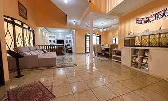 Imagem 5: Casa com 3 Suíte Piscina e churrasqueira e 8 vagas cobertas