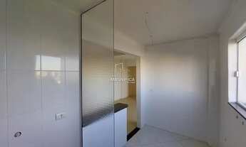 Imagem 4: Este é um apartamento desocupado localizado na Rua Nunes Machado, em frente ao Clube Curit