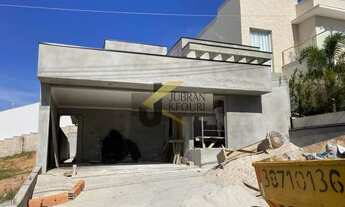 Imagem 2: Casa térrea à venda em condomínio em Valinhos, 3 suítes, lazer e garagem para vários carro