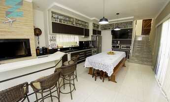 Imagem 7: 3 Dortmitórios , sendo 1 suíte, 2 vagas individuais ! Piscina com aquecimento solar !