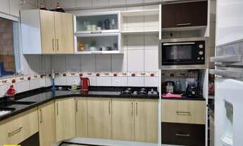 Imagem: EXCELENTE CASA COM PISCINA EM ÓTIMA LOCALIZAÇÃO