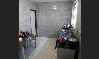 Imagem 5: Sobrado para venda possui 150 metros quadrados com 6 quartos em Recanto das Emas - Brasíli