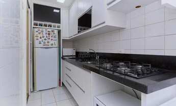 Imagem 2: Apartamento com 3 dormitórios para alugar, 60 m² por R$ 2.850/ano - Água Verde - Curitiba