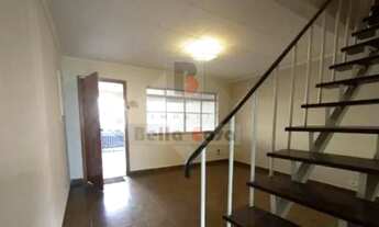 Imagem: Sobrado todo reformado, próximo a mercado