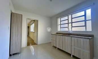 Imagem 2: Apartamento central com 3 dormitórios, sacada, churrasqueira e amplo espaço