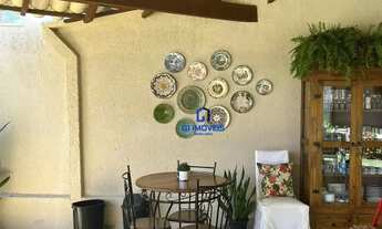 Imagem 6: Imóvel para venda tem 380 metros quadrados com 8 quartos