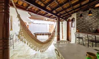 Imagem 3: Casa sobrado com 5 quartos 2 suítes, churrasqueira e localizada à QSA 04 Taguatinga Sul